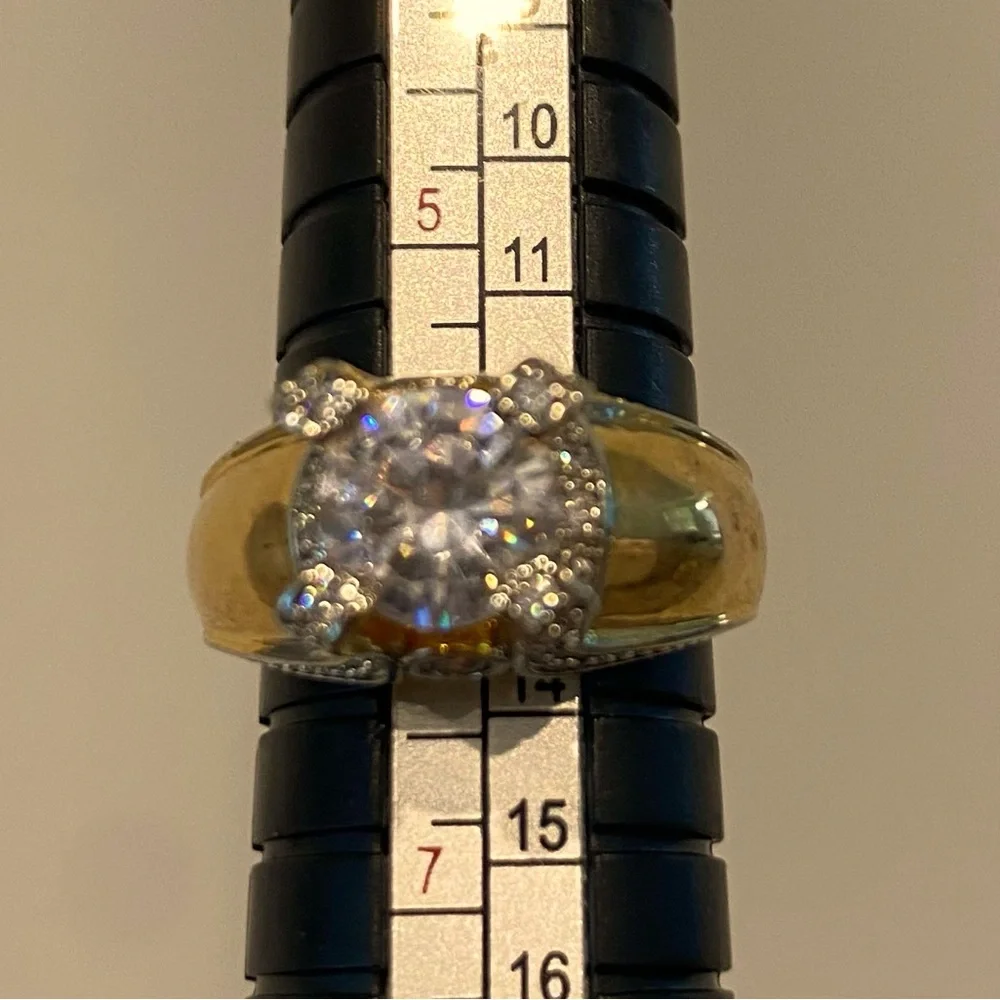 Women’s Gold Tone Cocktail Ring with Simulated Diamonds Size 6 - Picture 4 of 4